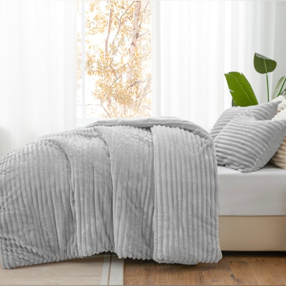 Full Size - 3 Piece Fluffy Duvet Cover Set - Cover & 2 Pillow Cases - Picture 4 of 14